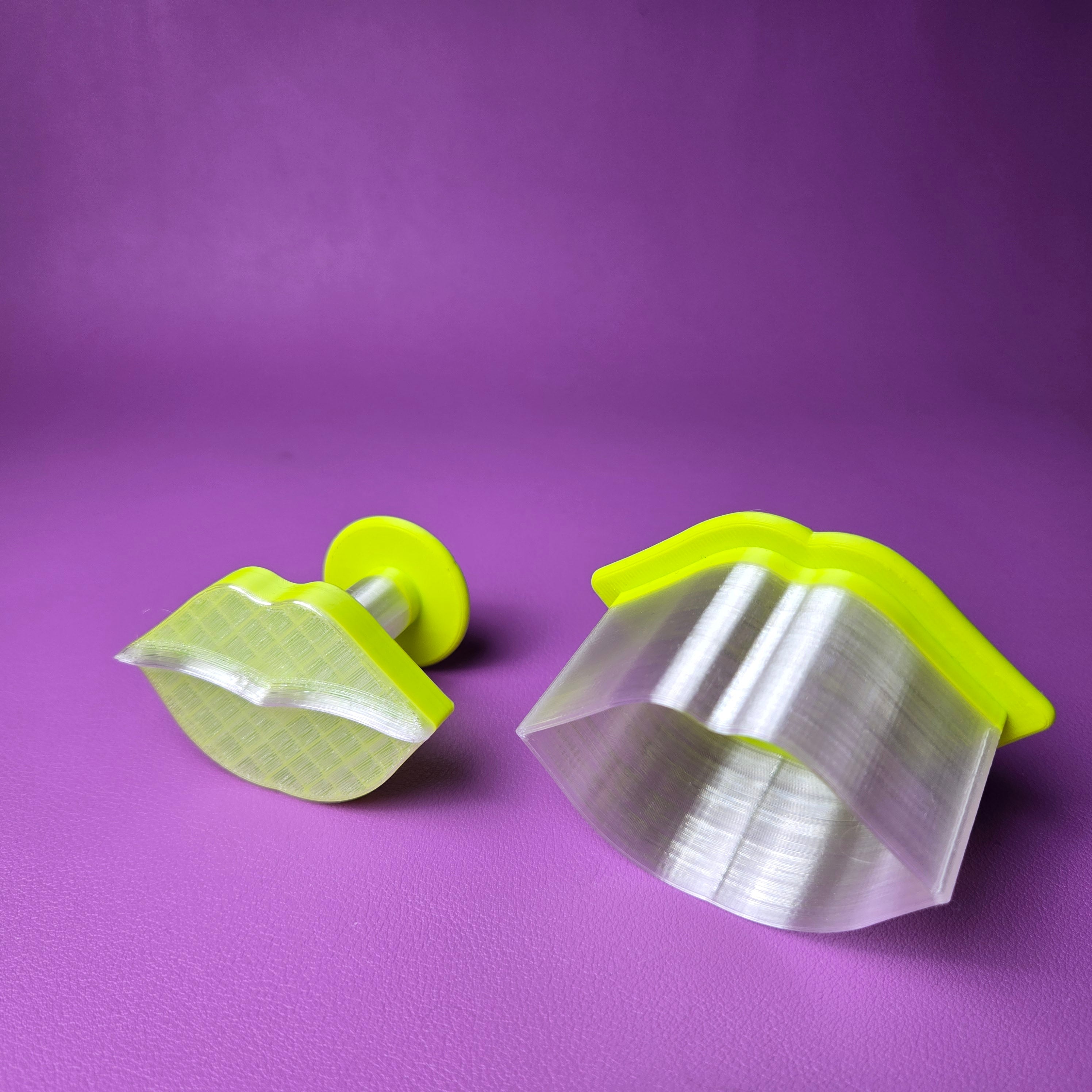 Cake Pop Cutter - Lips (Embossed)