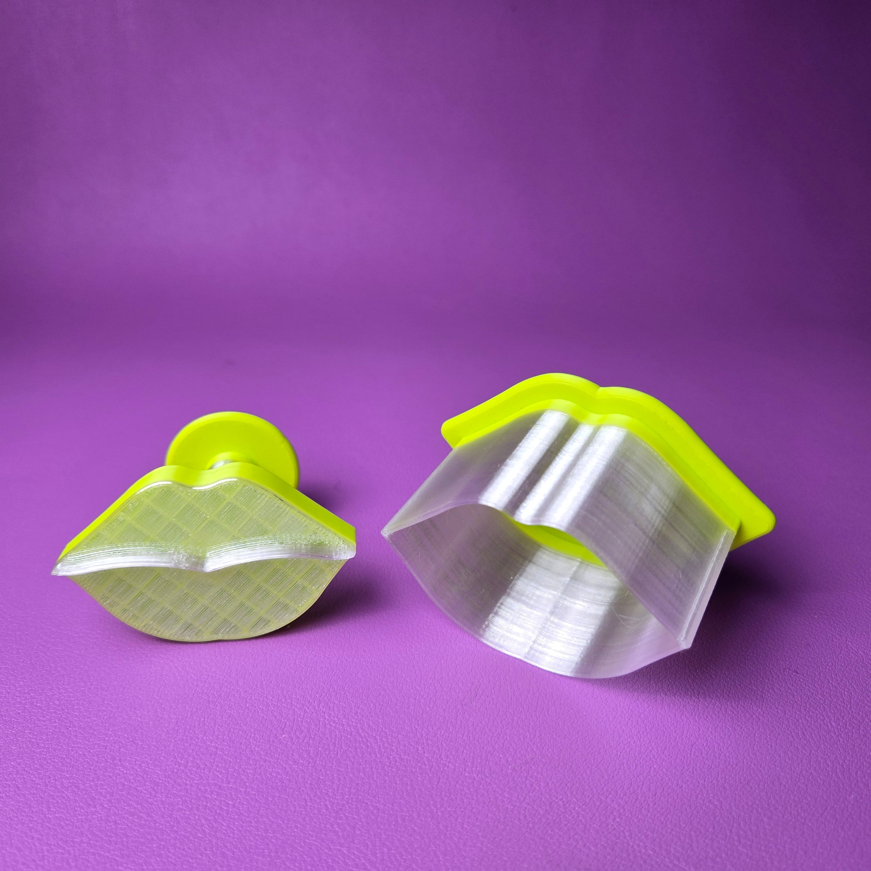 Cake Pop Cutter - Lips (Embossed)