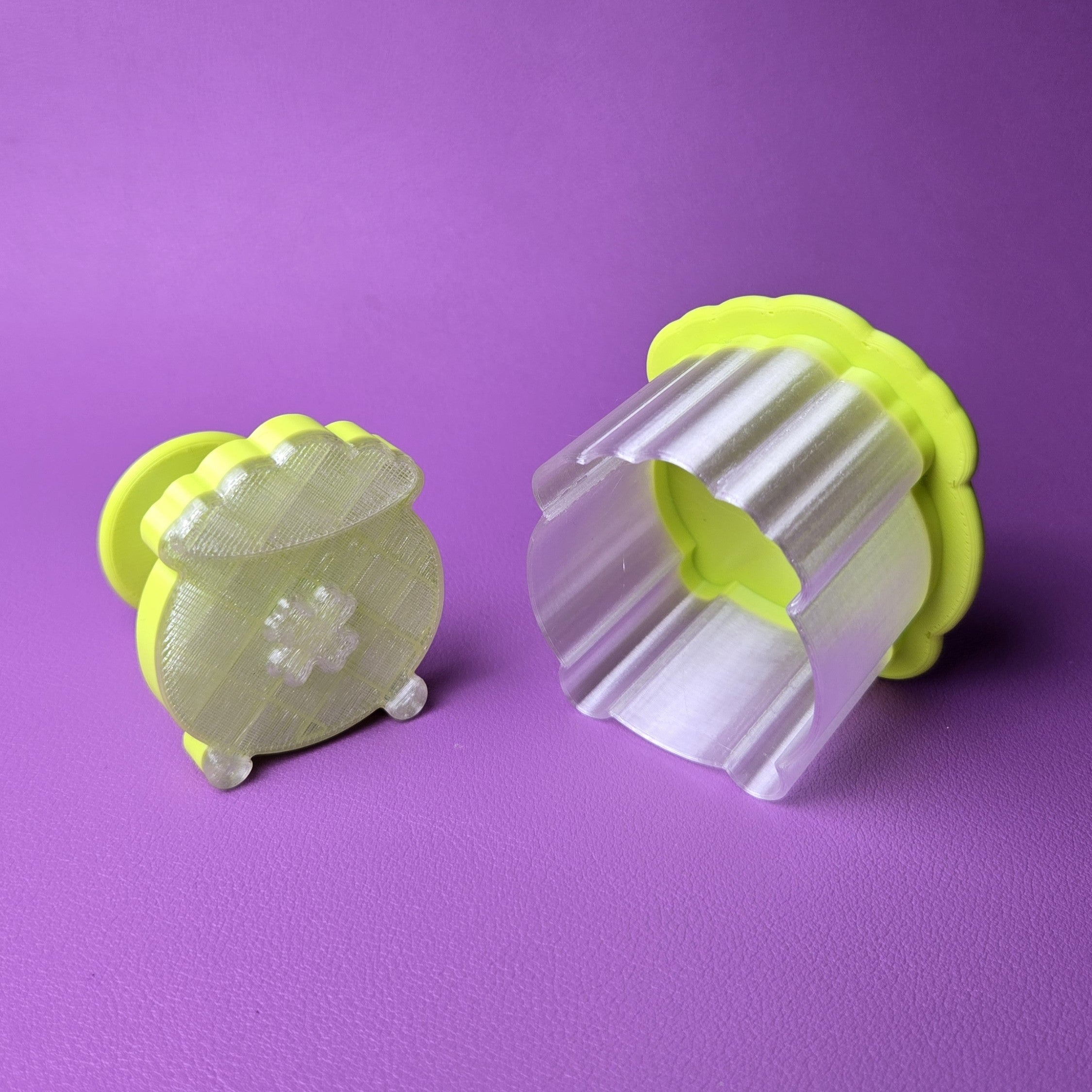 Cake Pop Cutter - Pot of Gold Shape (Embossed)