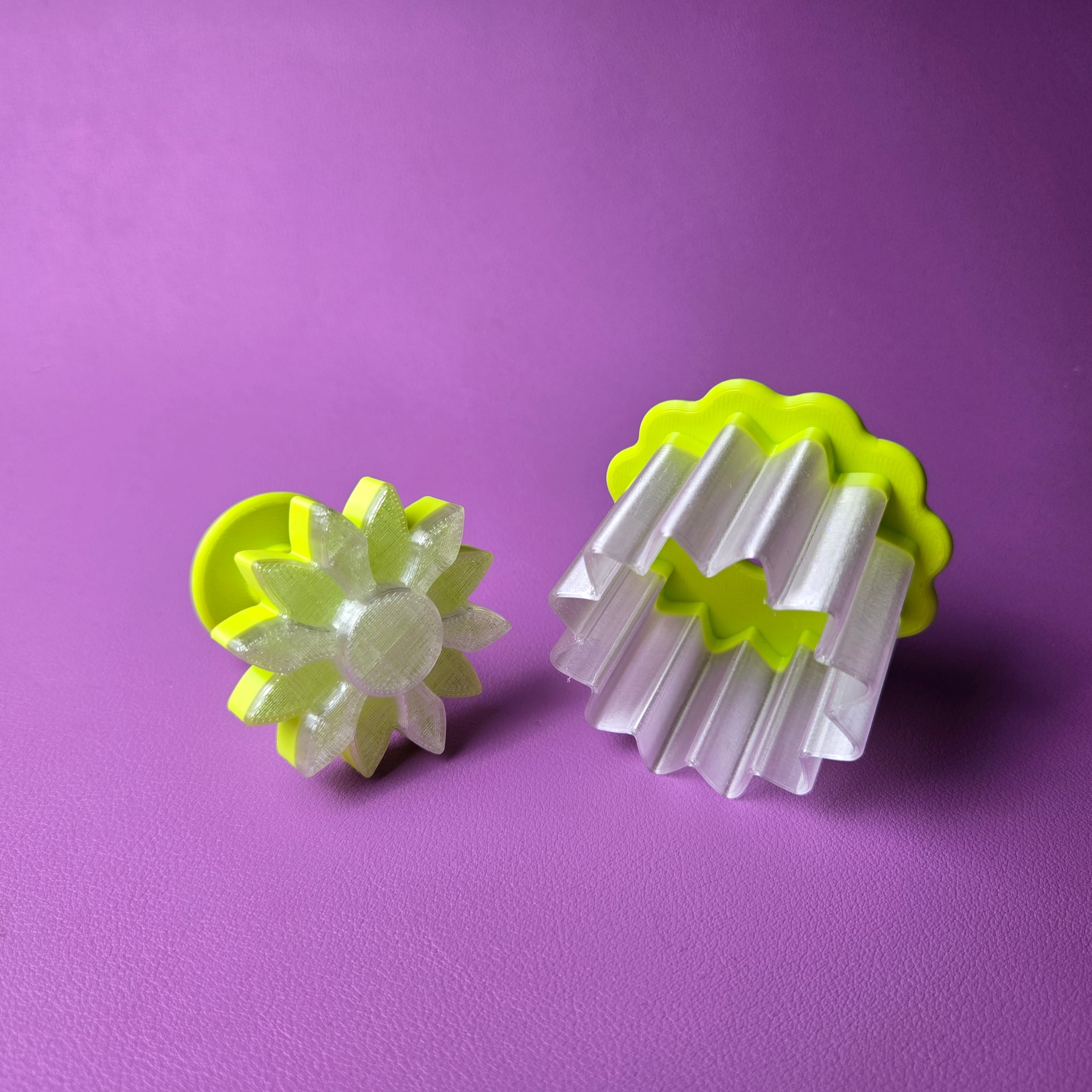 Cake Pop Cutter - Sunflower (Embossed)