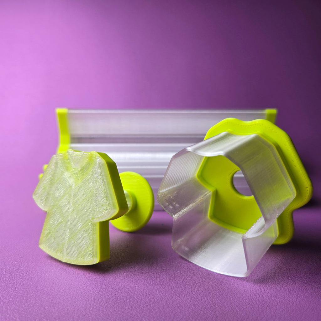 Cake Pop Cutter - Graduation Gown (Embossed)