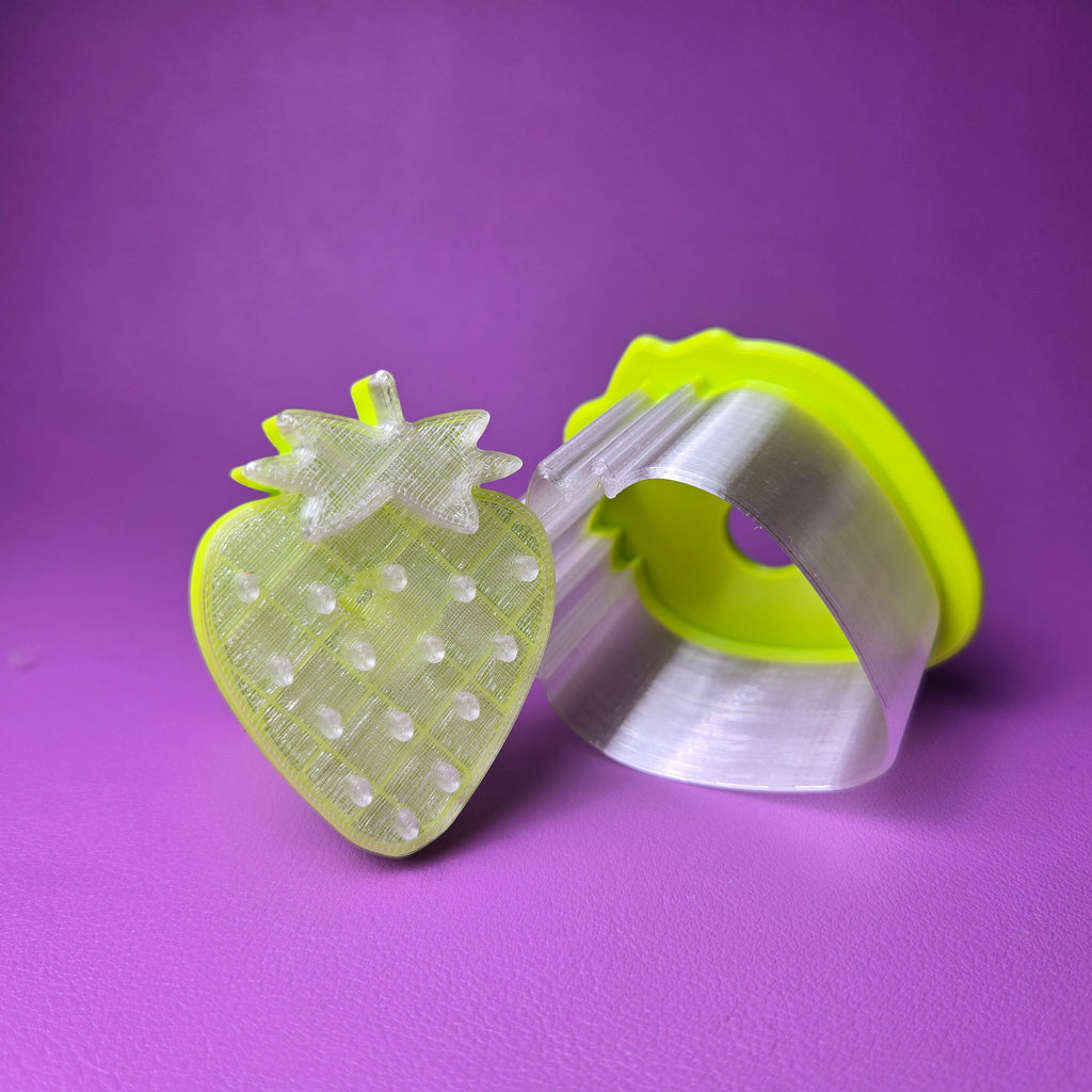 Cake Pop Cutter - Strawberry (Embossed)