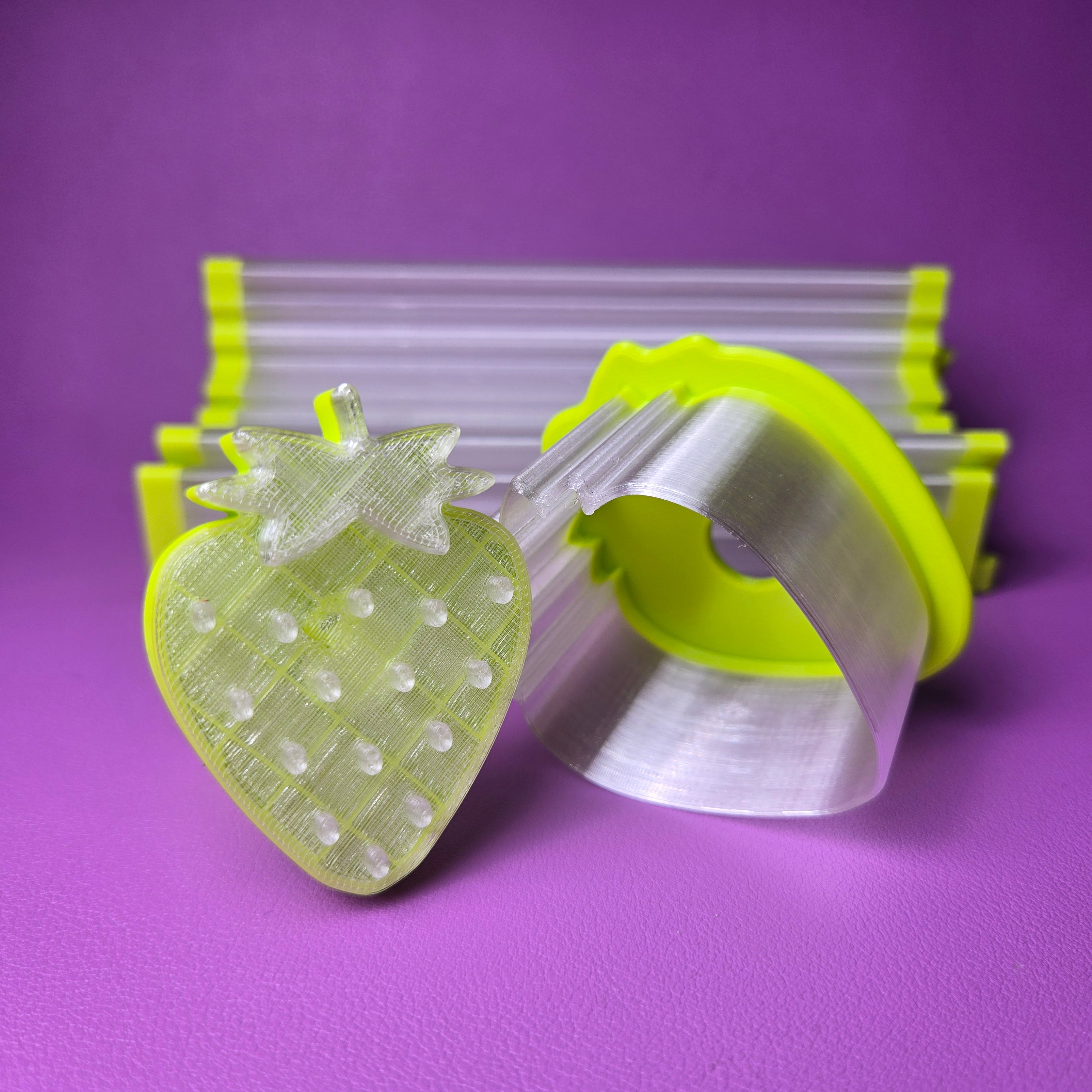 Cake Pop Cutter - Strawberry (Embossed)