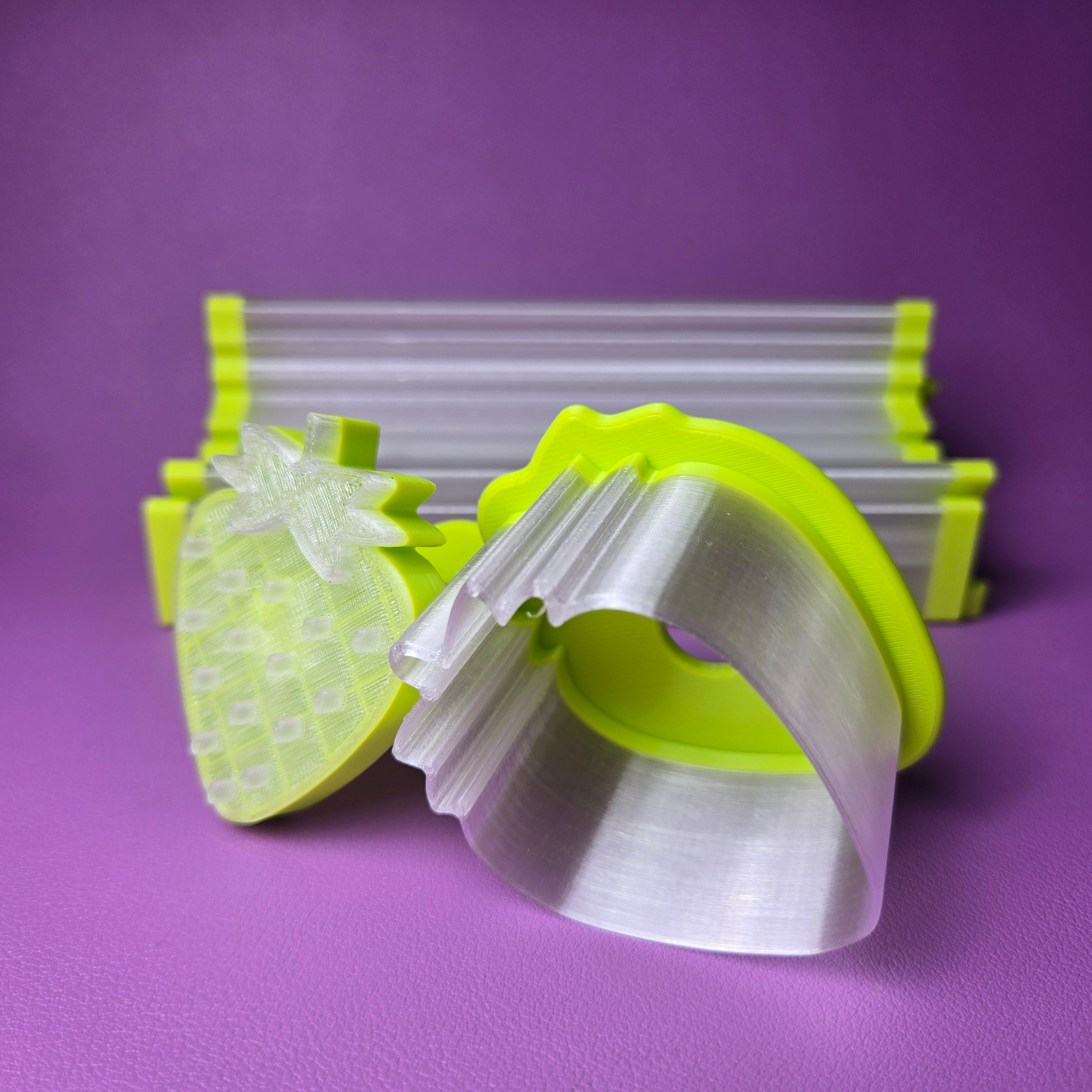 Cake Pop Cutter - Strawberry (Embossed)
