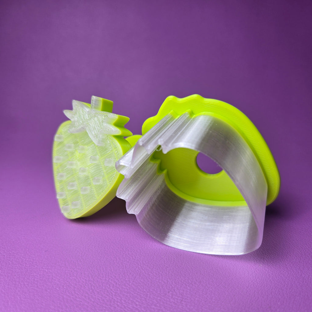 Cake Pop Cutter - Strawberry (Embossed)
