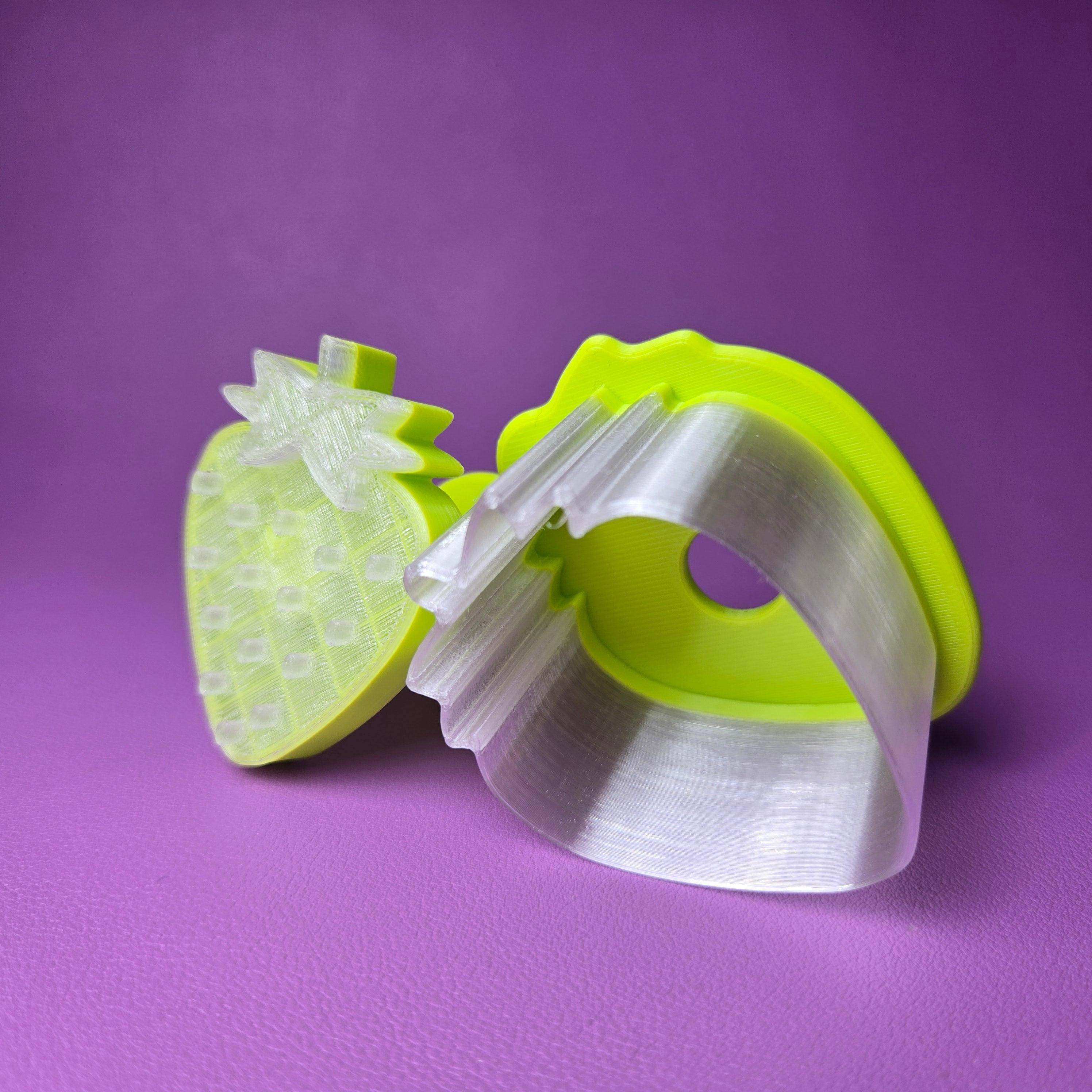 Cake Pop Cutter - Strawberry (Embossed)