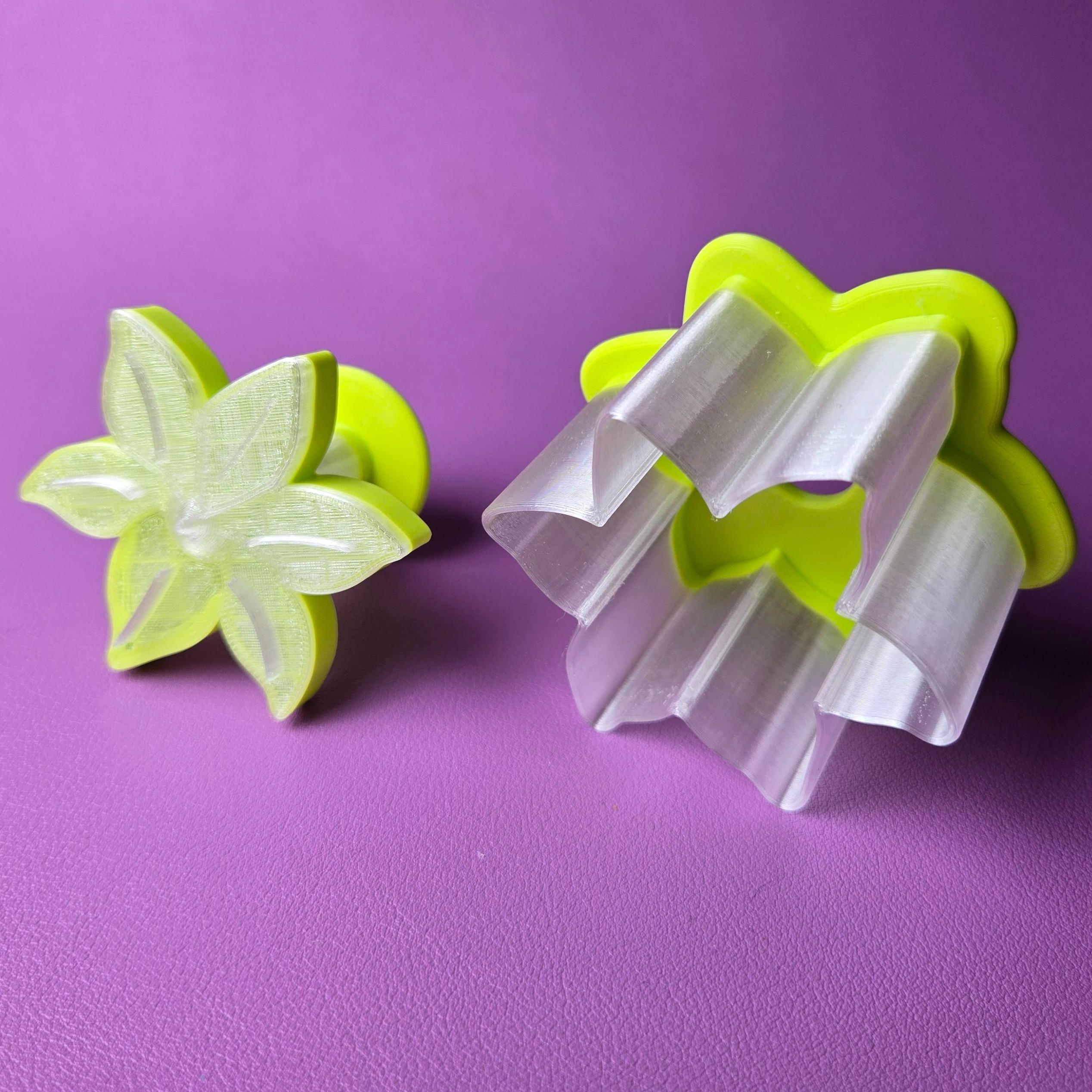 Cake Pop Cutter - Lily (Embossed)