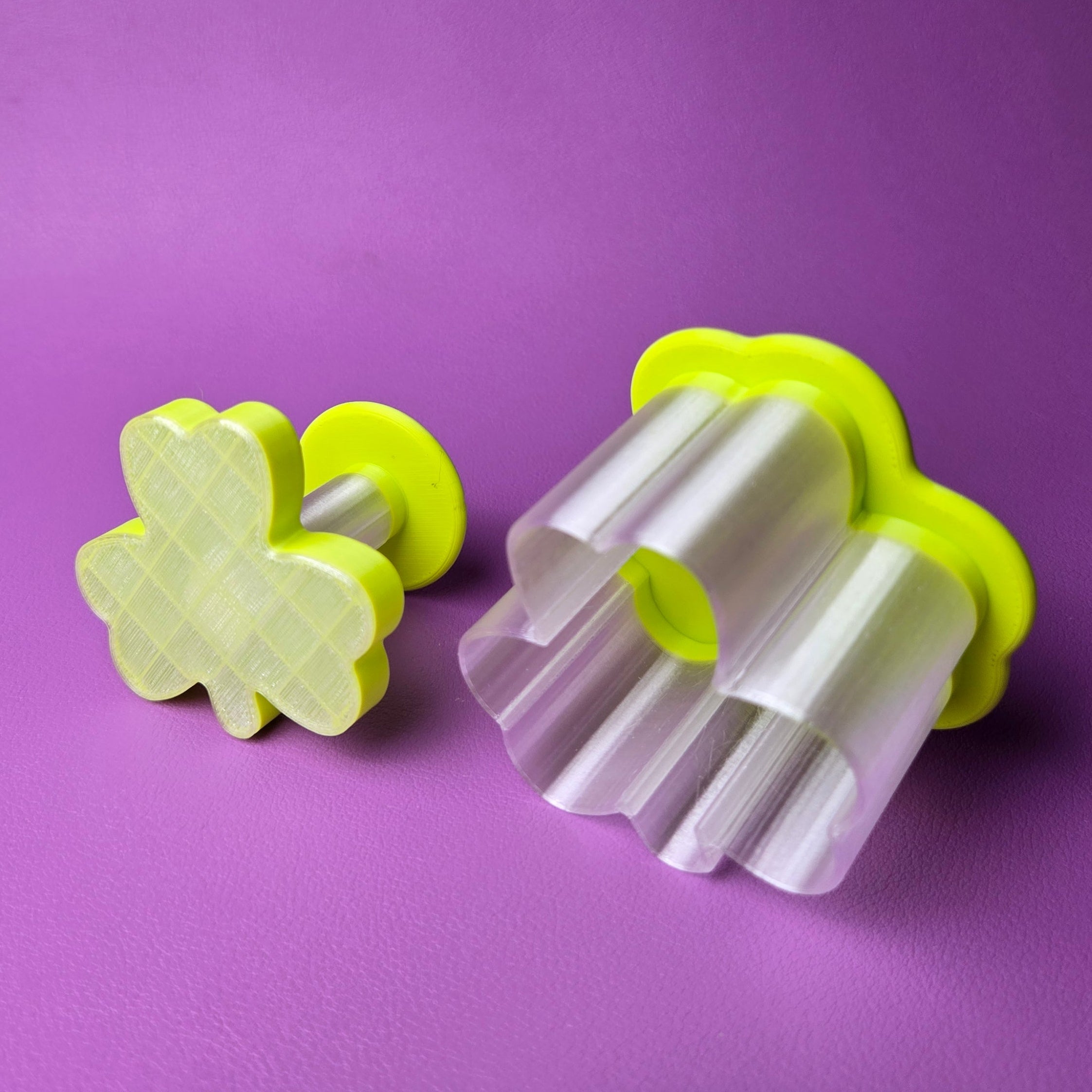 Cake Pop Cutter - Three-Leaf Clover Shape